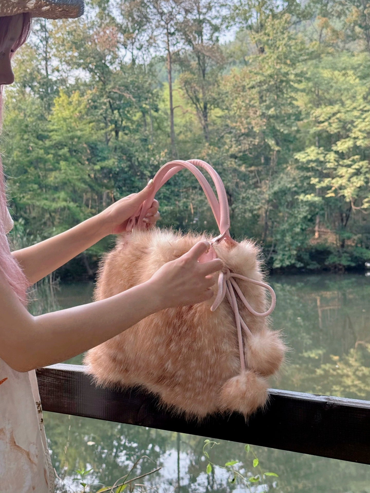 Rose Island is close to Xiaolu. Toca premium eco-friendly fur tote bag with drawstring, adjustable for a winter vibe.