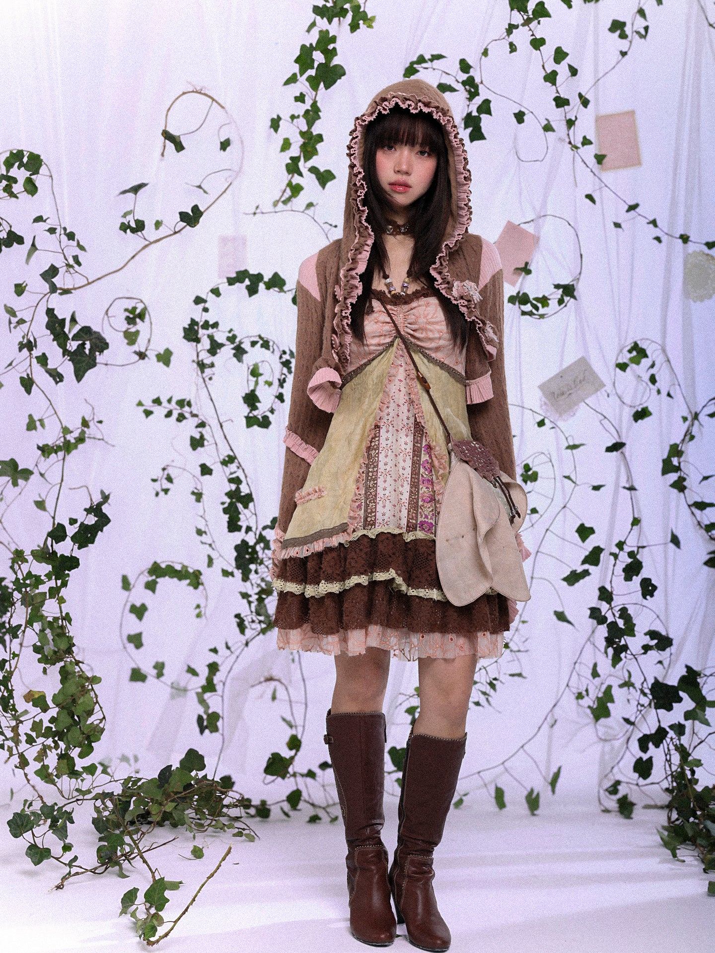 ROSE ISLAND The Witch of Naples, Flared Hat with Frilled Edges, Large Sleeve Cardigan, Plush Lace Coat