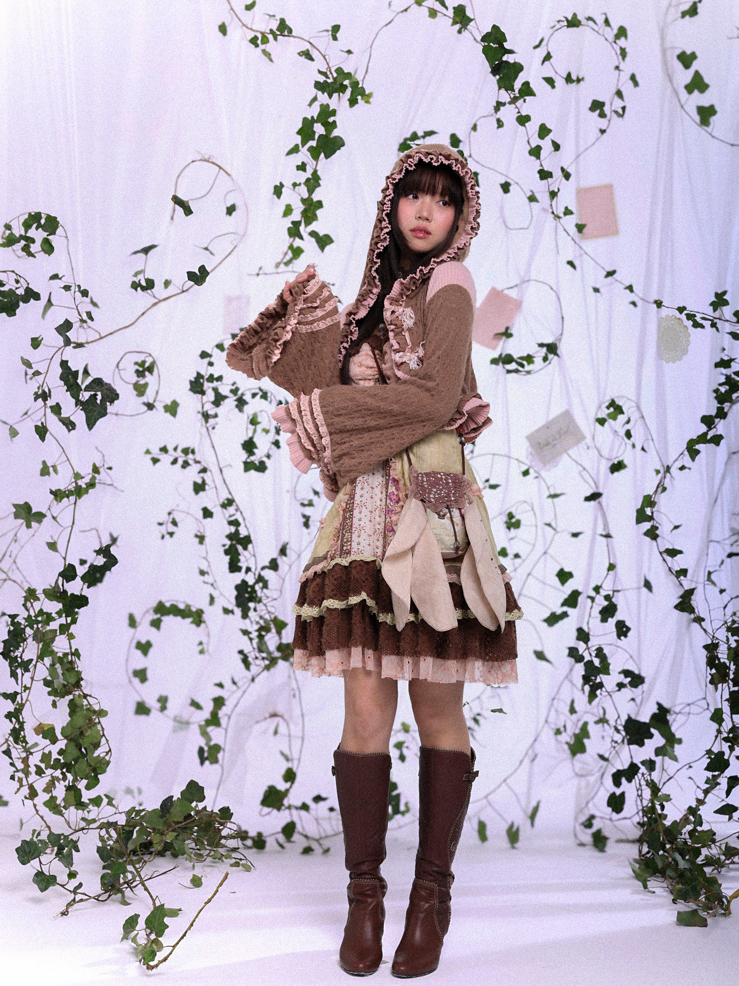 ROSE ISLAND The Witch of Naples, Flared Hat with Frilled Edges, Large Sleeve Cardigan, Plush Lace Coat