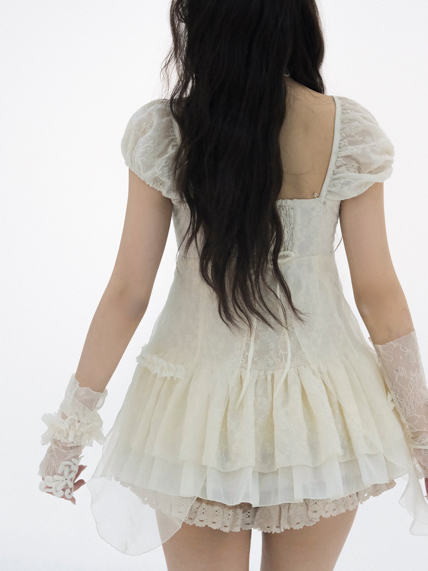 [Rose Island] Silk Wings Vine Embroidery Texture Shoulder-Covering Short Top Transparent Silk Wings