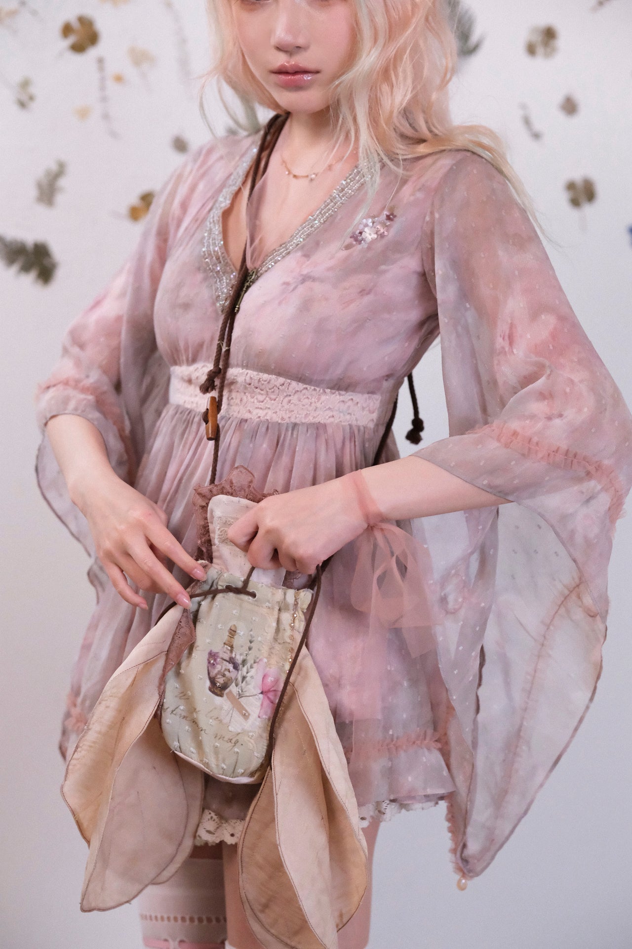 Rosé Isle Wonderful Creatures Series with Withered Wings Handmade Lace Composite Wing Single-Shoulder Bag