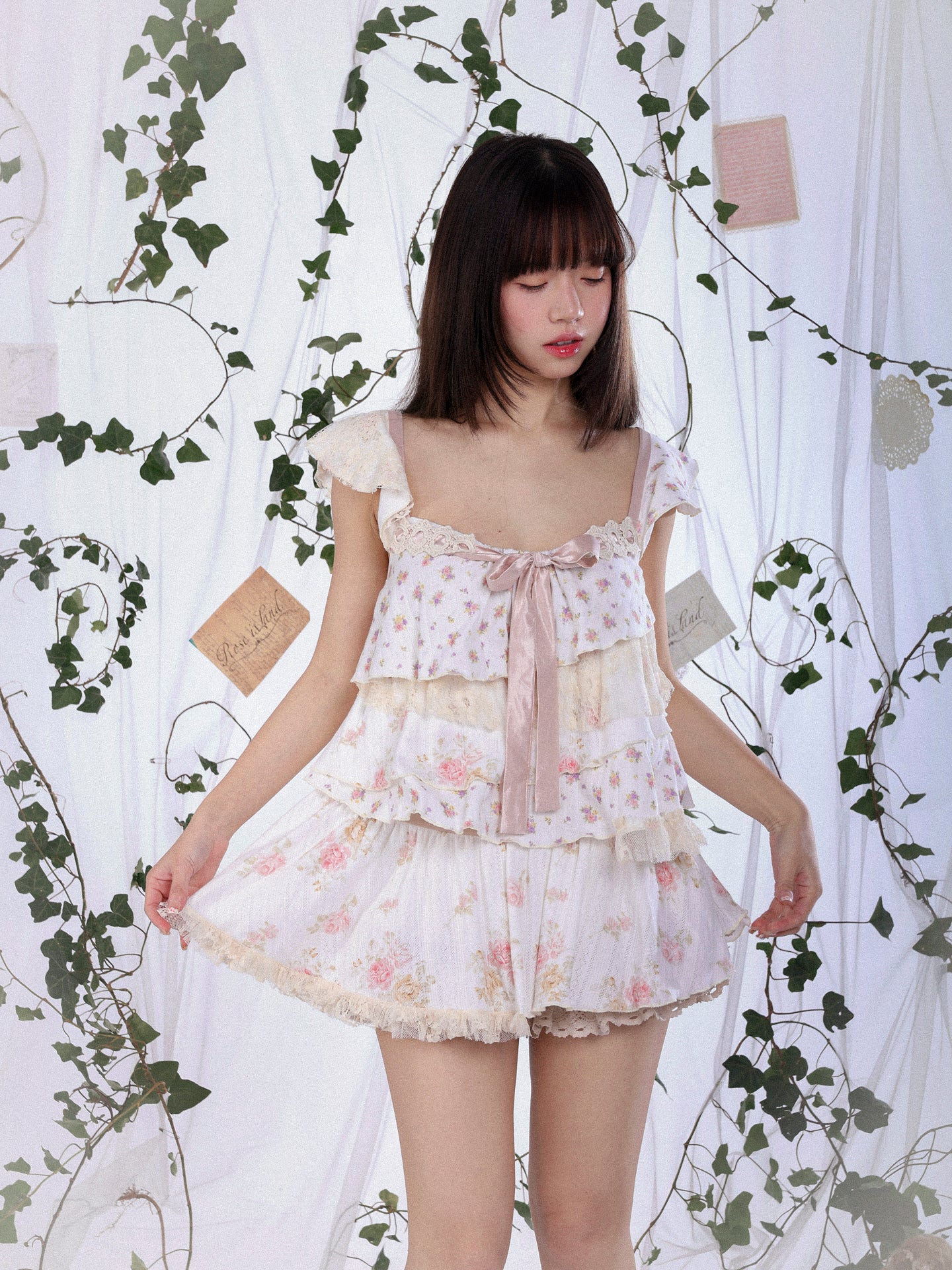ROSE ISLAND Dried flower jar irregular patchwork layered girlish feeling floral flutter sleeve camisole Fairycore
