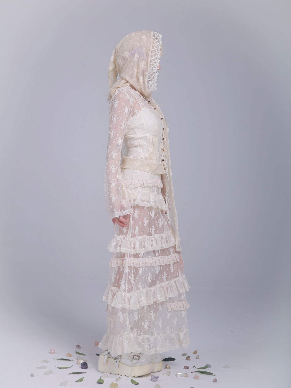 Elf in mist lace midi skirt with inner shorts