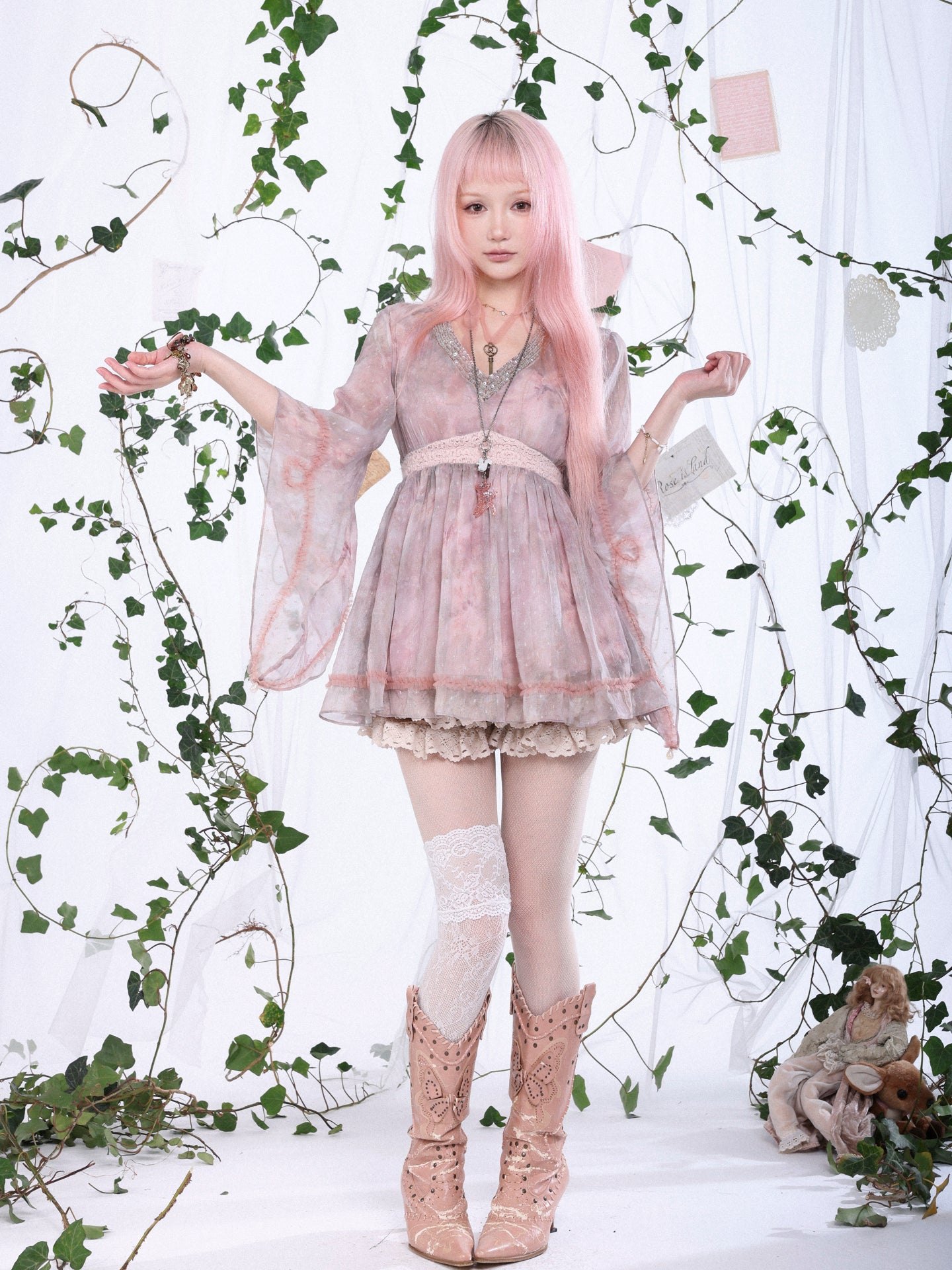 Rosé Isle Twinkling Light Hand-sewn Bead Placement Butterfly Sleeve Top with Short Skirt