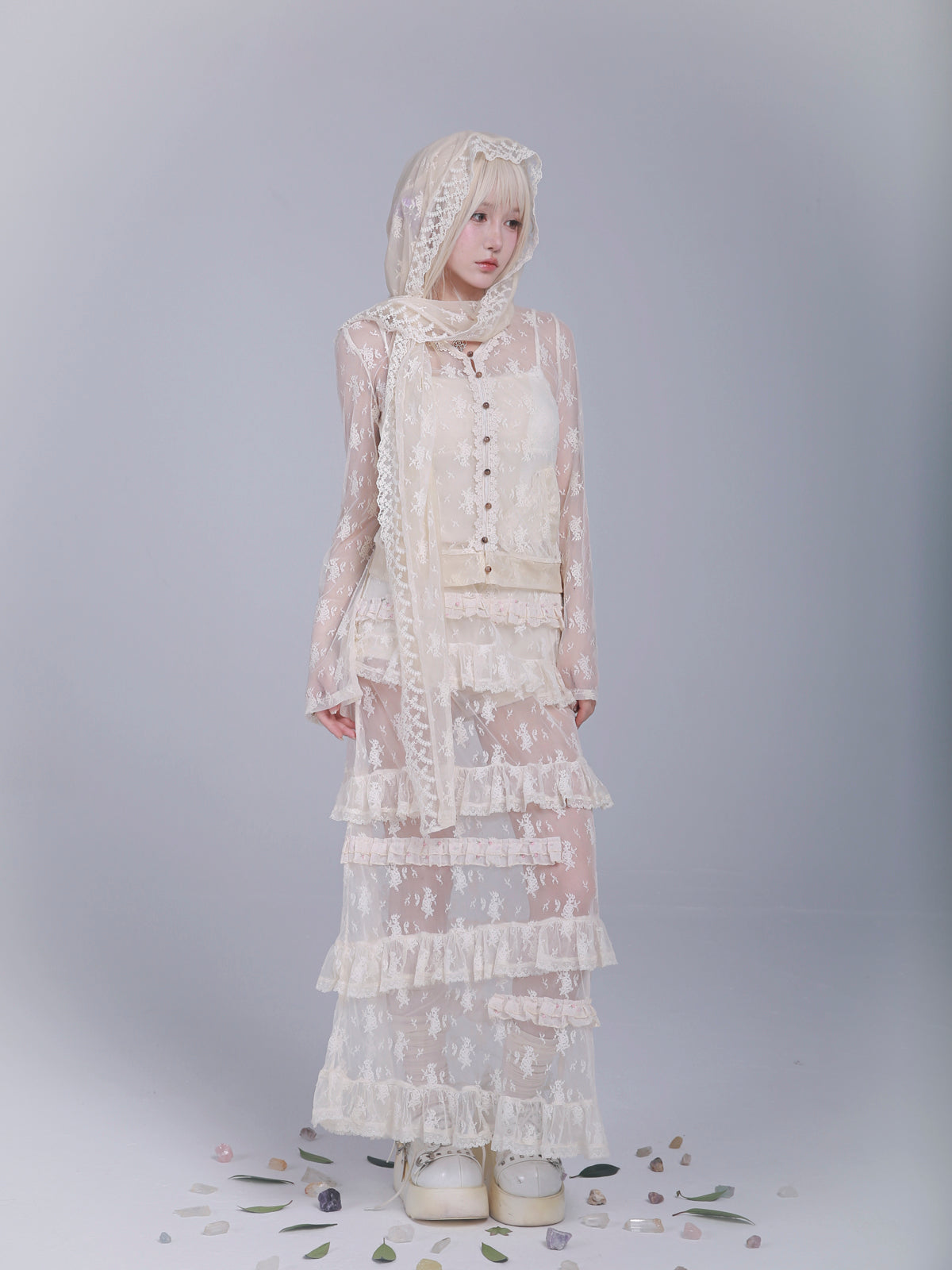Elf in mist lace midi skirt with inner shorts