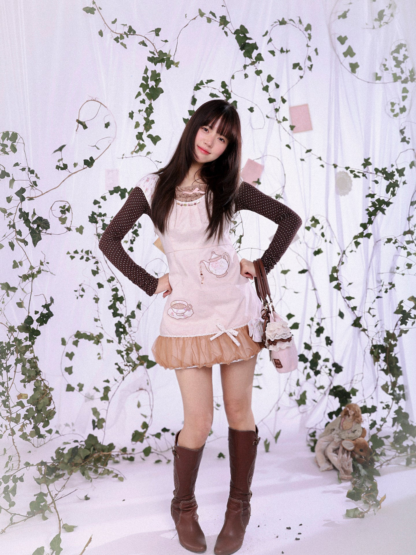 ROSE ISLAND Vanilla Strong Tea Spring Feeling Heavy Embroidery Floral Teapot Applique Hand-Sewn Beads and Sequins Dress