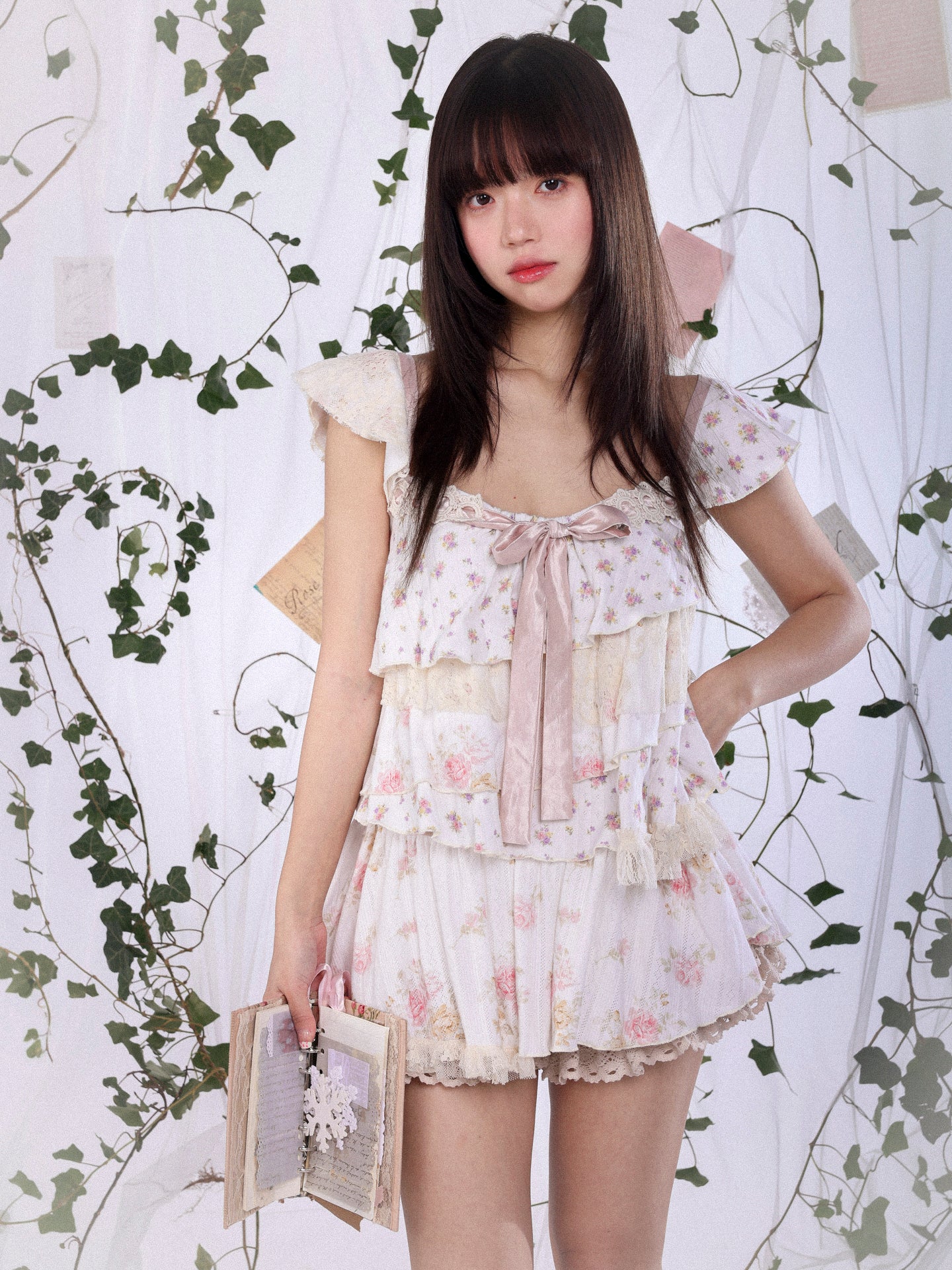 ROSE ISLAND Dried flower jar irregular patchwork layered girlish feeling floral flutter sleeve camisole Fairycore