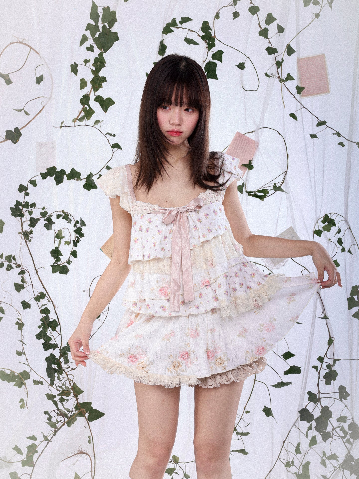 ROSE ISLAND Dried flower jar irregular patchwork layered girlish feeling floral flutter sleeve camisole Fairycore