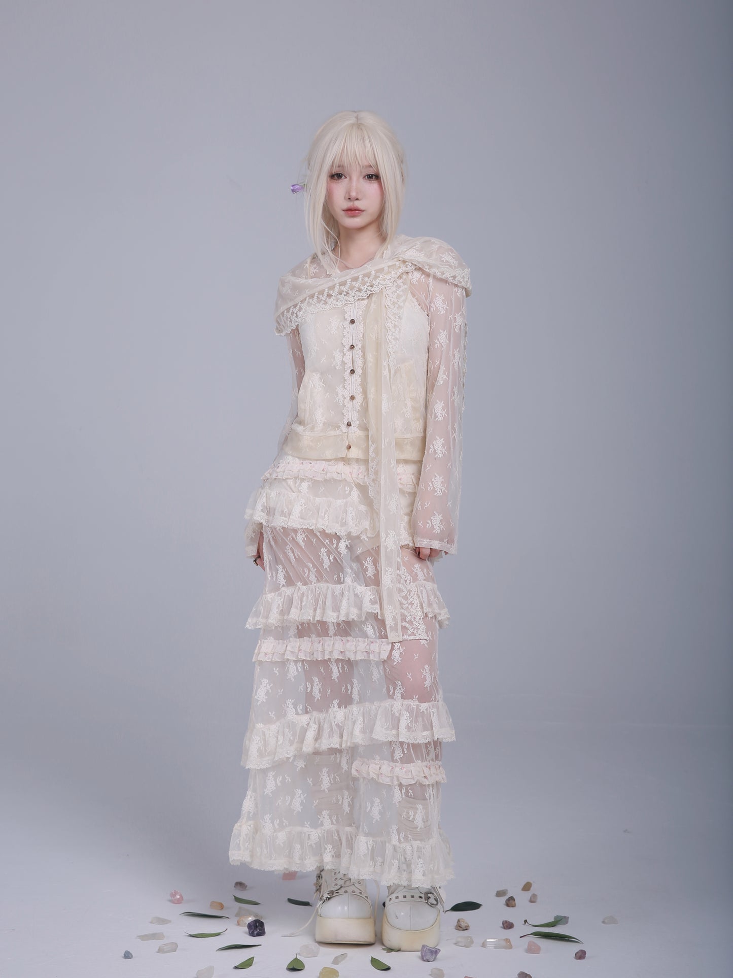Elf in mist lace midi skirt with inner shorts