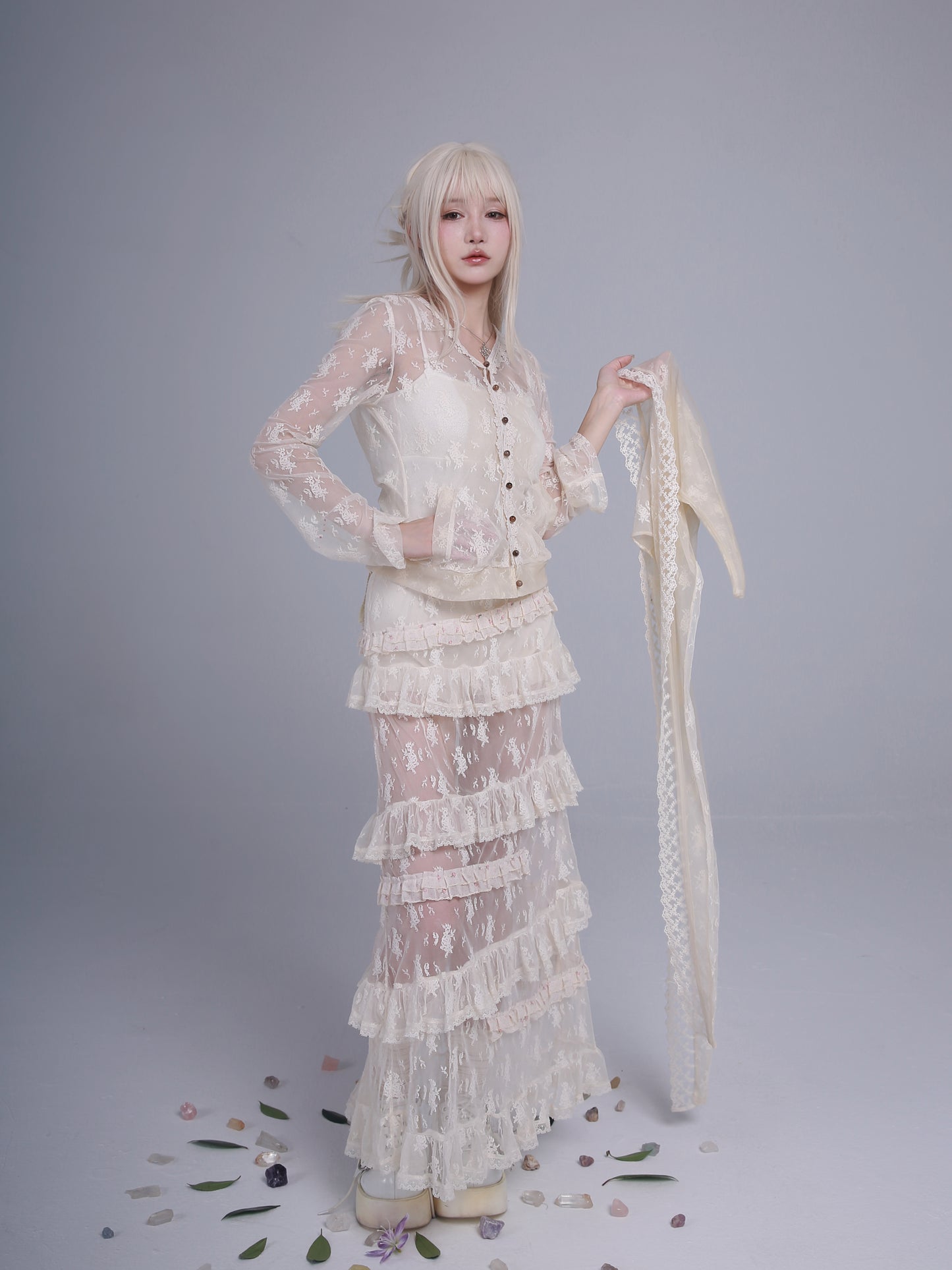 Elf in mist lace midi skirt with inner shorts