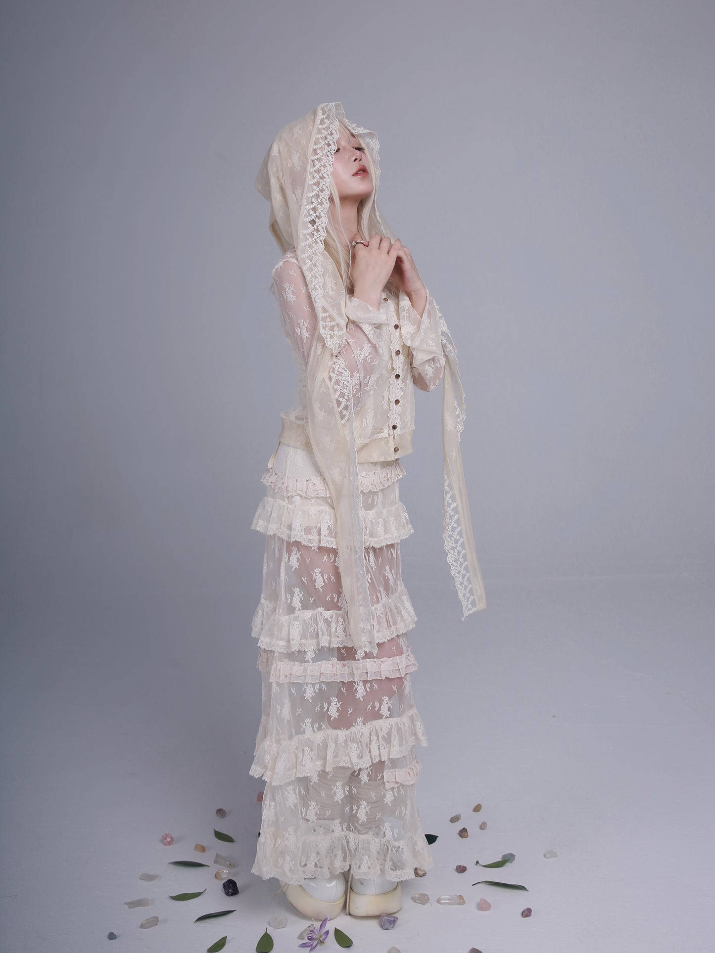Elf in mist lace midi skirt with inner shorts