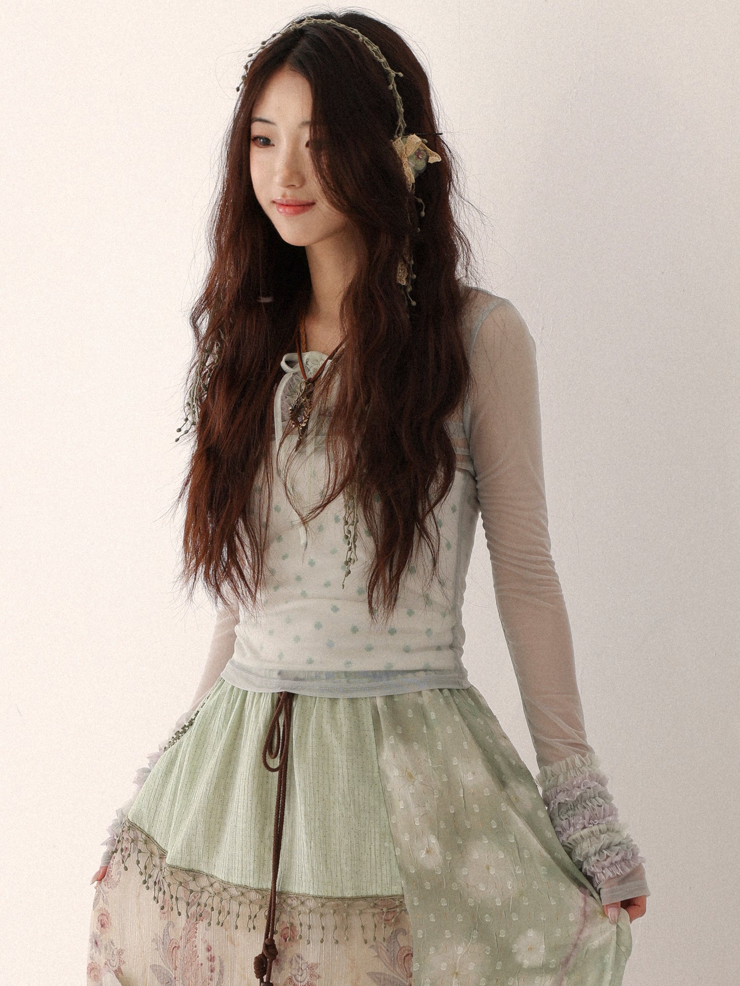 [Rose Island] Layer upon layer of islands, color-blocked ruffled edges, elastic layered double-color base shirt, light and transparent feel layered inside and out