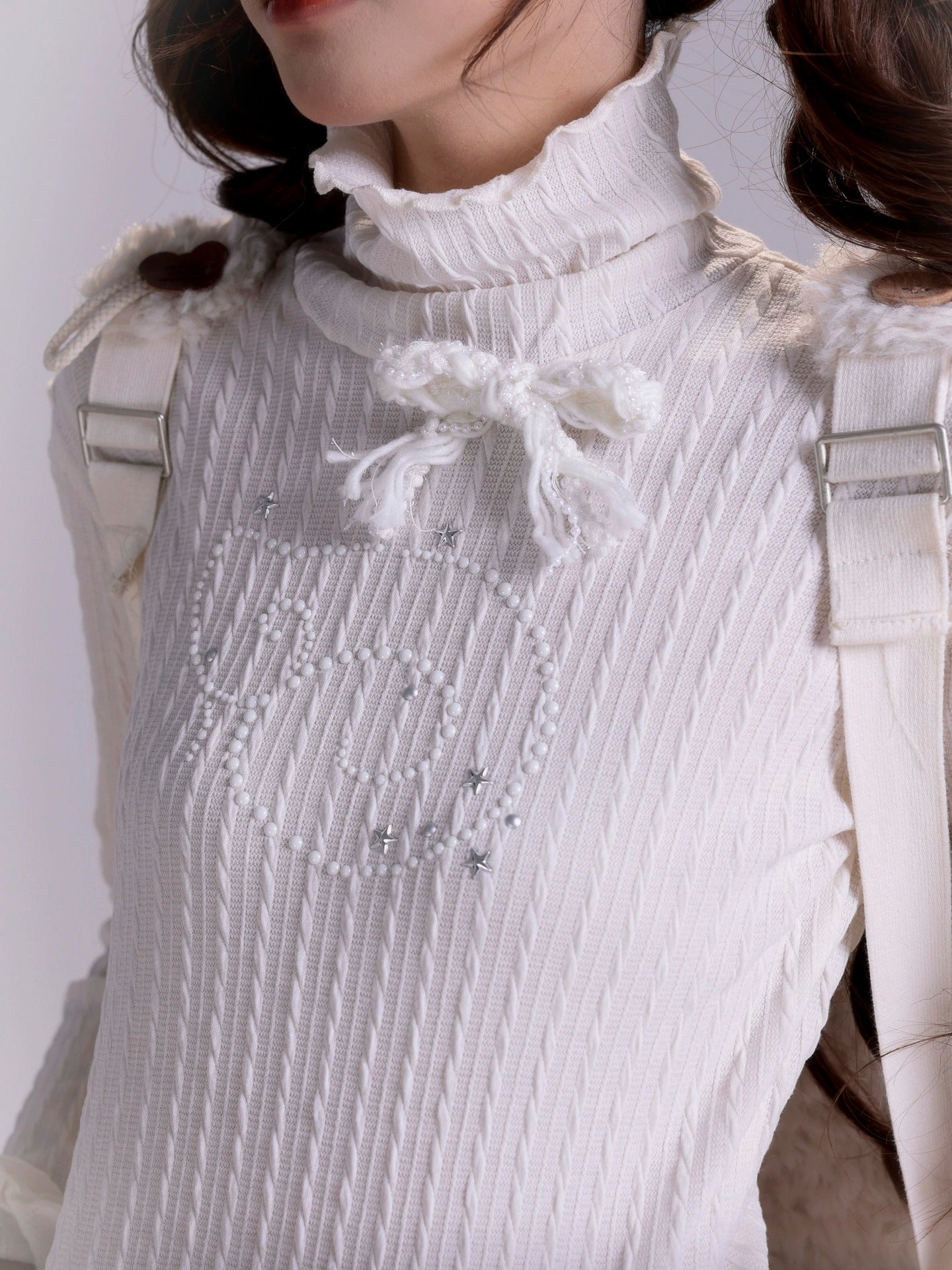 [ROSE ISLAND] Rhinestone Bow Design High-Neck Fitted Top